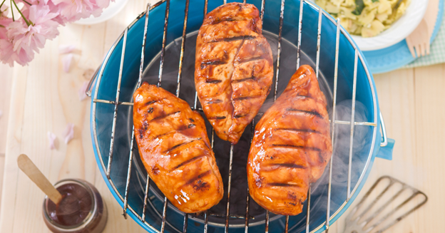 How to ready barbecue chicken on the grill?